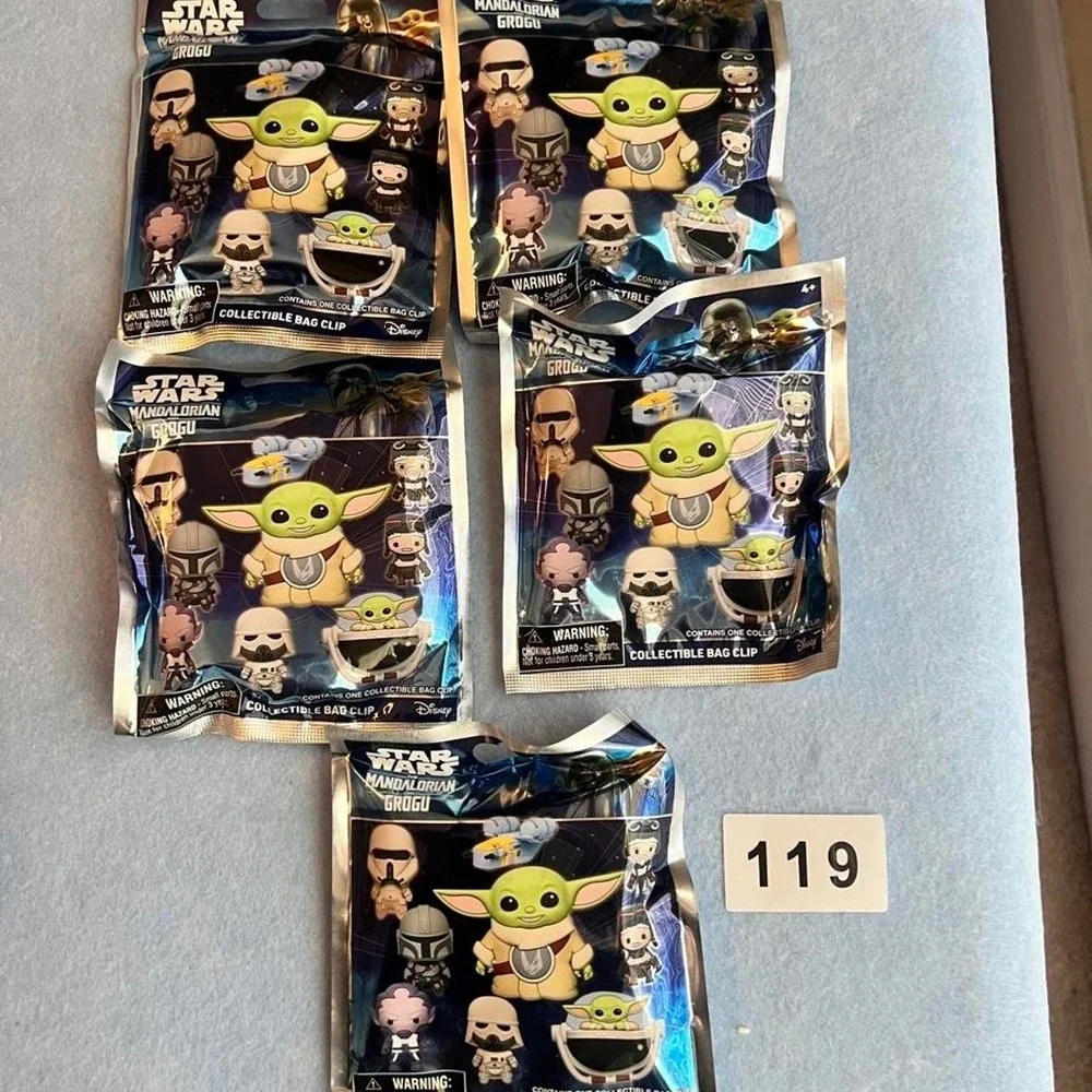 Star Wars Grogu and Mandalorian collectible bag clips NEW Unopened